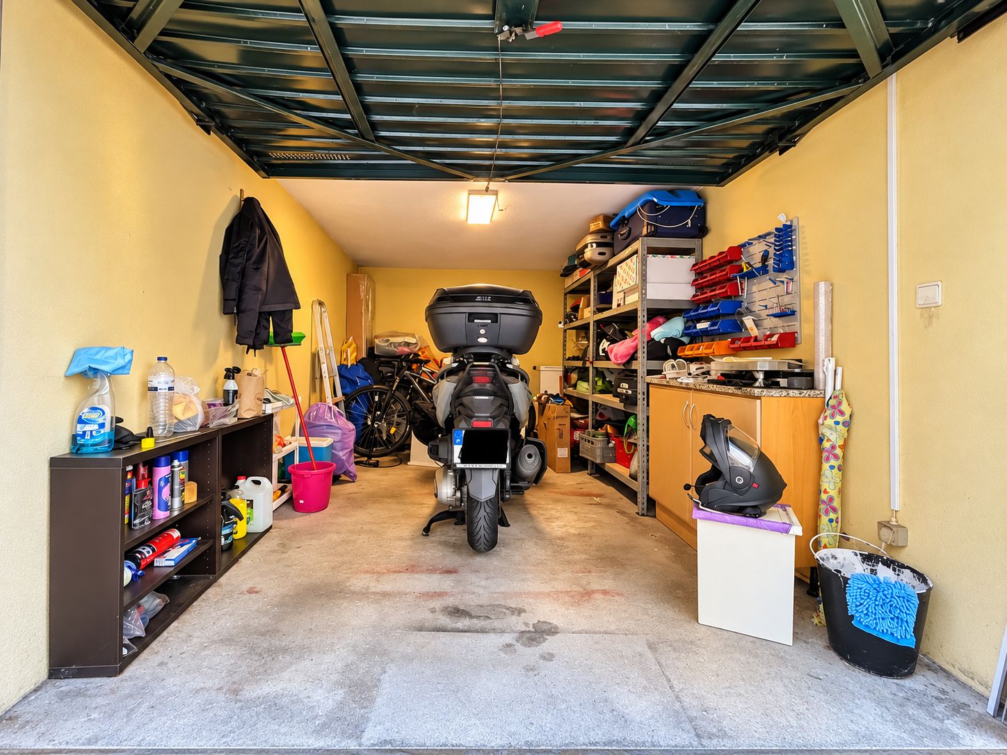 Garagem Organizada com Scooter Central