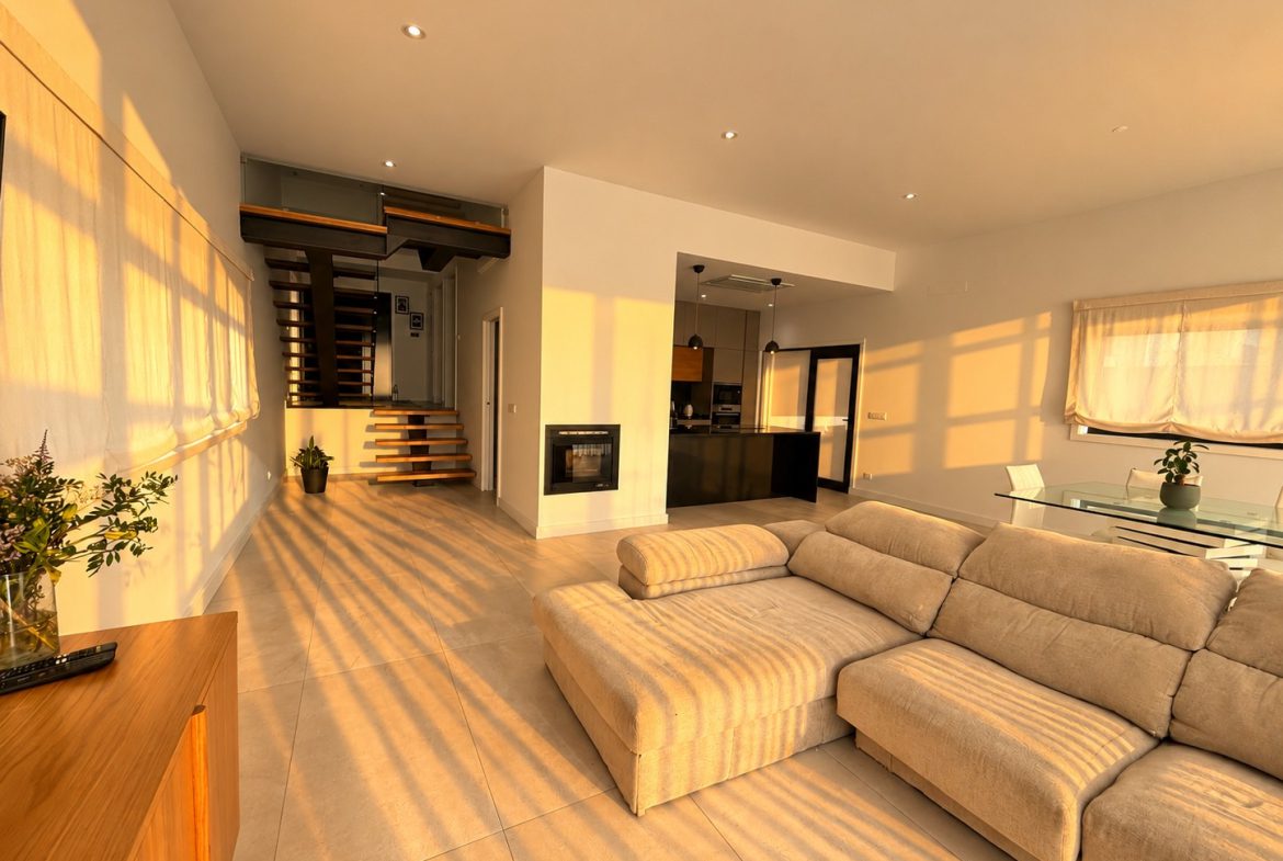 Moradia T3+1 independente com Terreno de 823 m² em Canelas – Vila Nova de Gaia
