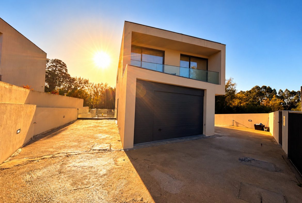 Moradia T3+1 independente com Terreno de 823 m² em Canelas – Vila Nova de Gaia