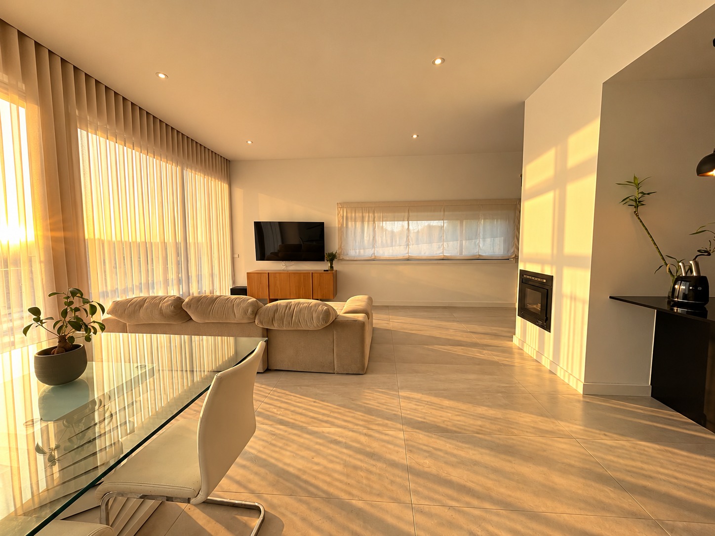 WhatsApp Image 2026-10-23 at 13.08.31 (11) Moradia T3+1 independente com Terreno de 823 m² em Canelas – Vila Nova de Gaia