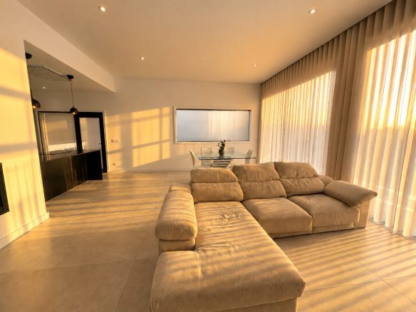Moradia T3+1 independente com Terreno de 823 m² em Canelas – Vila Nova de Gaia