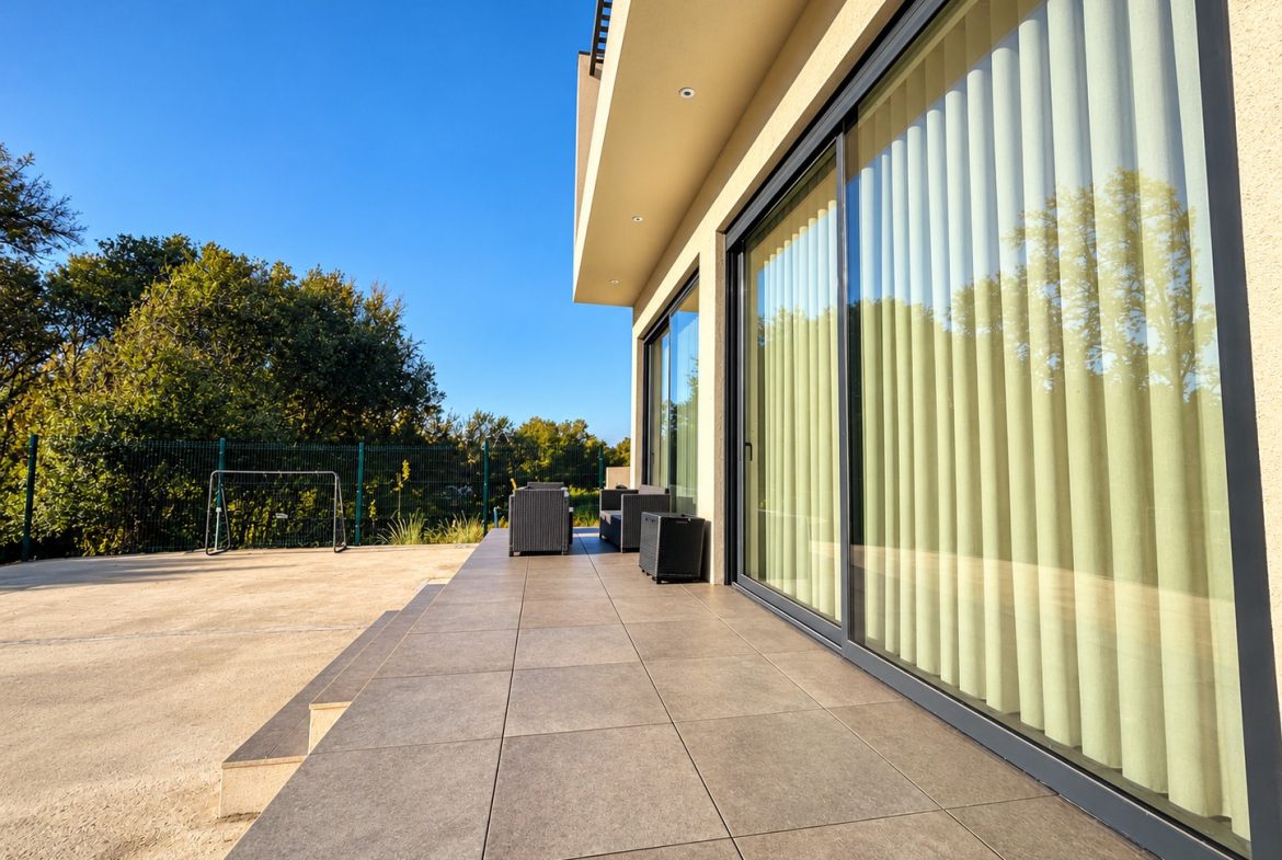 Moradia T3+1 independente com Terreno de 823 m² em Canelas – Vila Nova de Gaia