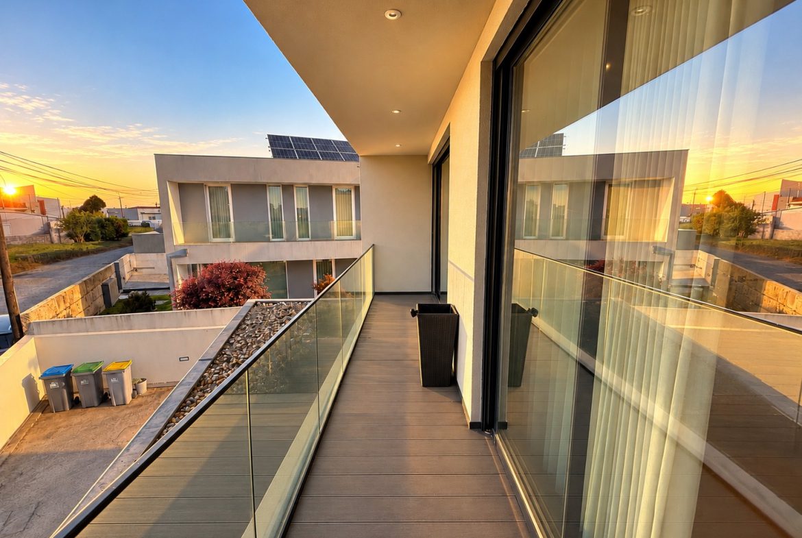 Moradia T3+1 independente com Terreno de 823 m² em Canelas – Vila Nova de Gaia